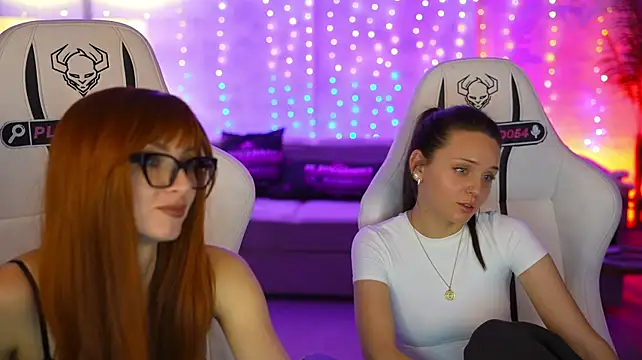 Evelyn054's Webcam Show