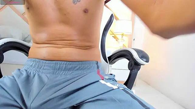 matias_ochoa – webcam-show