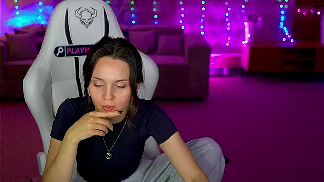 Olivia054_Sweetn Webbikameraesitys