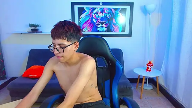 alexcum_18n Webbikameraesitys