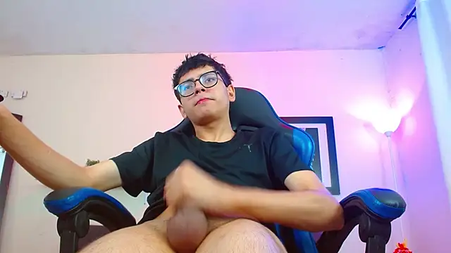 alexcum_18 Pertunjukan Webcam