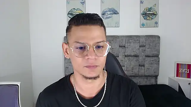 axcel_boy_ Show in webcam