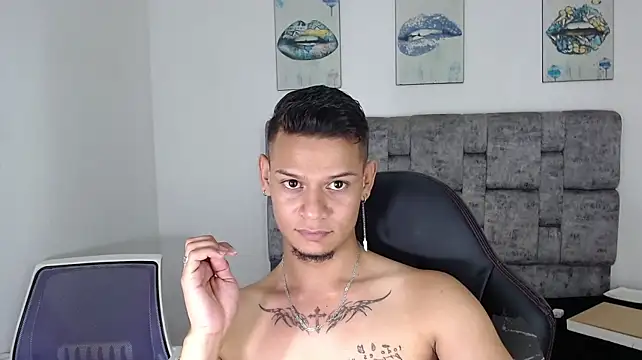 axcel_boy_ Adlı Modelin Web Kamerası Şovu