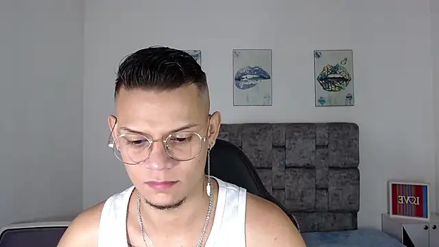 axcel_boy_ Adlı Modelin Web Kamerası Şovu