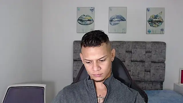 Show modela axcel_boy_ na web-kameri