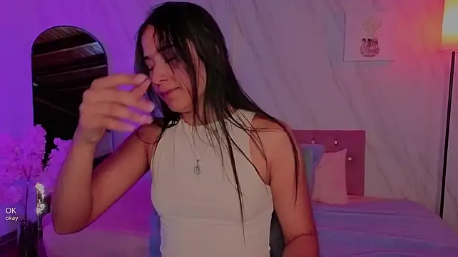 Lexy_M Show in webcam