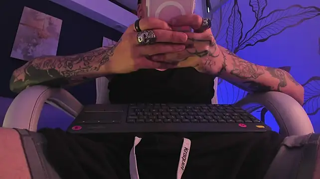 Black_Sshadow Show in webcam