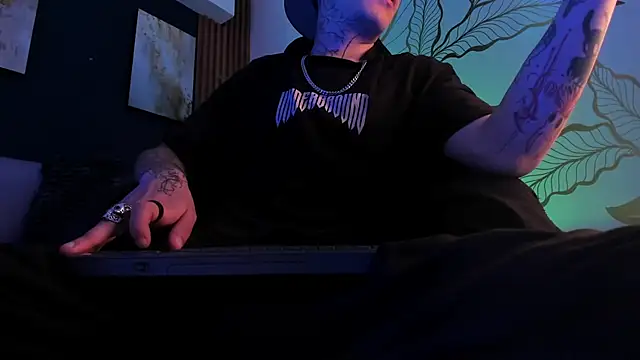 הופעת וובקאם של Black_Sshadow
