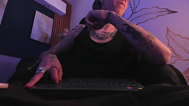 Black_Sshadow webkamerás műsora