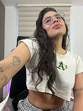 دردشة Alessia-Ferrer الجنسية المباشرة