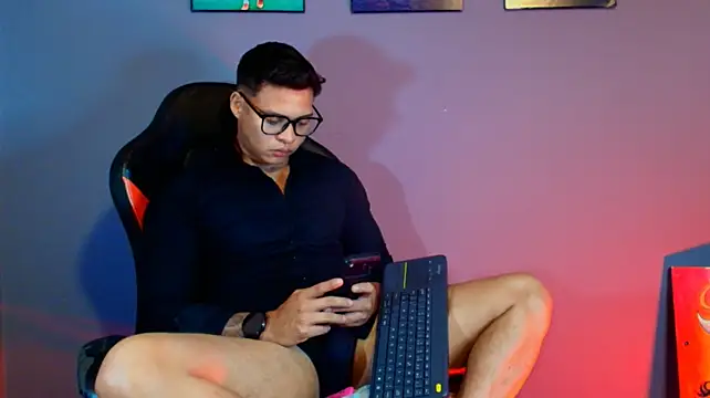 Show modela EvanGreey_ na web-kameri
