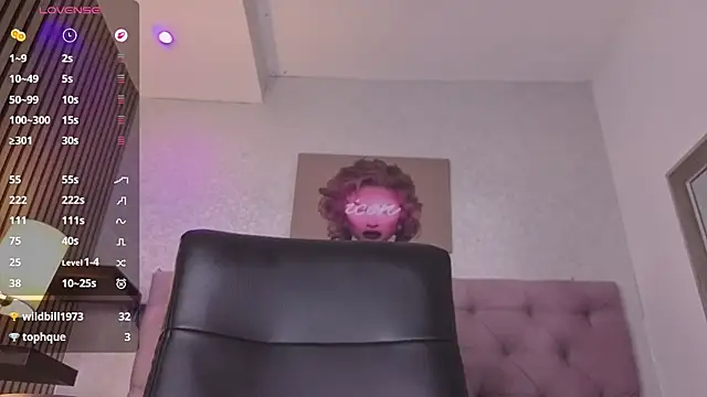 sue__stark's Live Chat Room