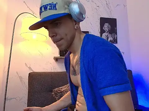 ragnar_valkor Adlı Modelin Web Kamerası Şovu