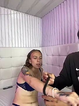 RoyalSexx_ Show in webcam