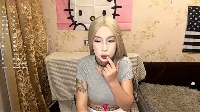 Show modela ShawtyAlt na web-kameri