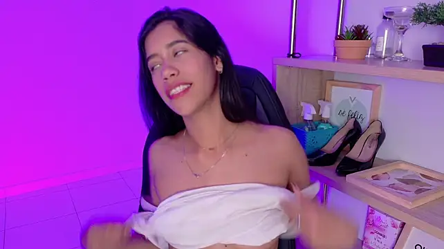 EmmiShery Chat XXX live
