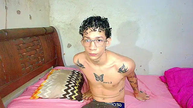 Show modela mateodeamjo_07 na web-kameri