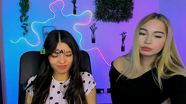 Živý XXX chat itscharlliee