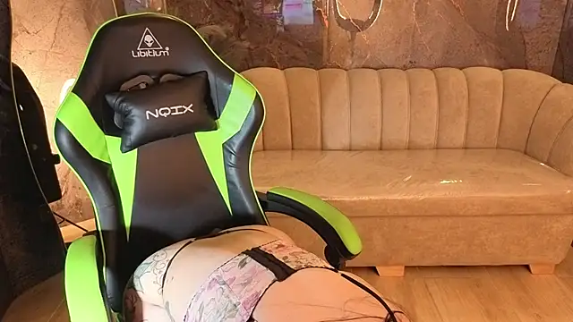 Misslustrous_cn's Webcam Show