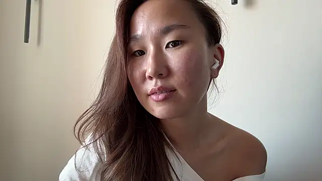 Chatroom XXX en direct de Naomi33