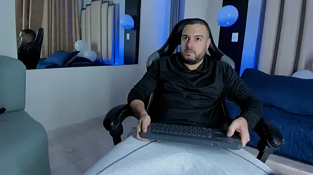 Luca_noirn Webbikameraesitys