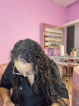 Nails_Lucia Show in webcam