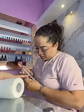 הופעת וובקאם של Nails_Lucia