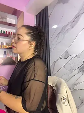 Nails_Lucia Live XXX-Chat