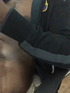 heavydick22cm: διαδικτυακό σόου στην κάμερα