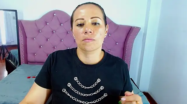 Alison_Galvis – Naživo XXX chat