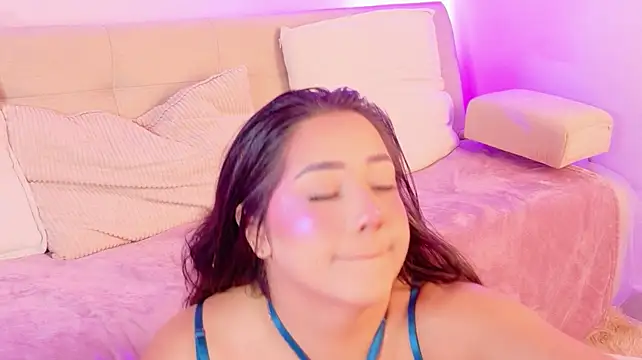 hannah_pradaa's Webcam Show