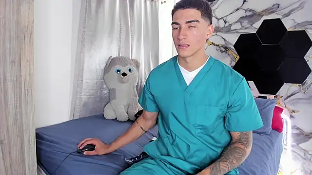 Goldendesirexx__ Webcam show