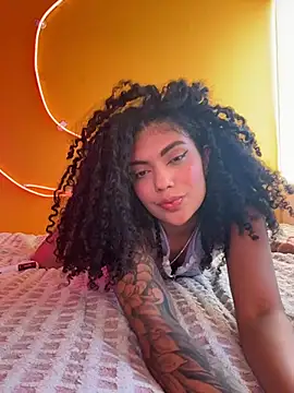 Chatroom XXX en direct de Morenayaa