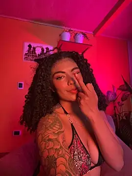 Morenayaa Adlı Modelin Canlı XXX Sohbeti