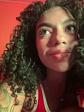 צ'אט XXX בשידור חי של Morenayaa