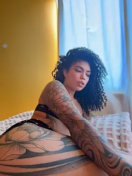 Morenayaa Chat XXX in diretta