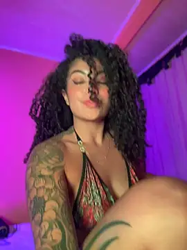 Morenayaa Chat XXX in diretta
