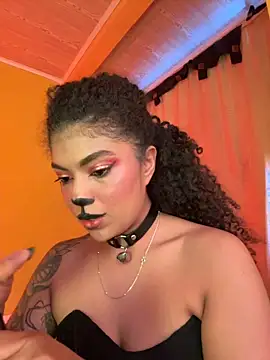 צ'אט XXX בשידור חי של Morenayaa