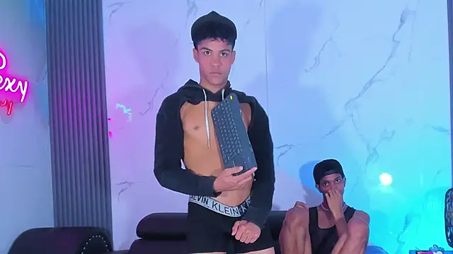 Xxx_hot23cm: вебкам-шоу