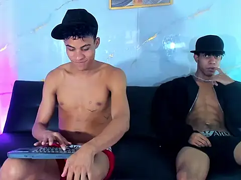 Show de Xxx_hot23cm na webcam
