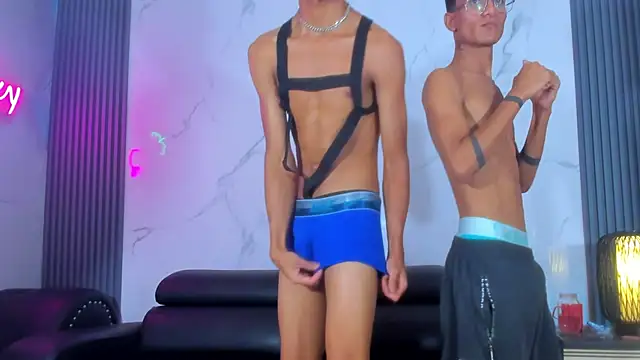 הופעת וובקאם של Xxx_hot23cm