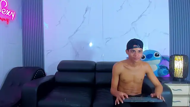 Xxx_hot23cm Webcam Show