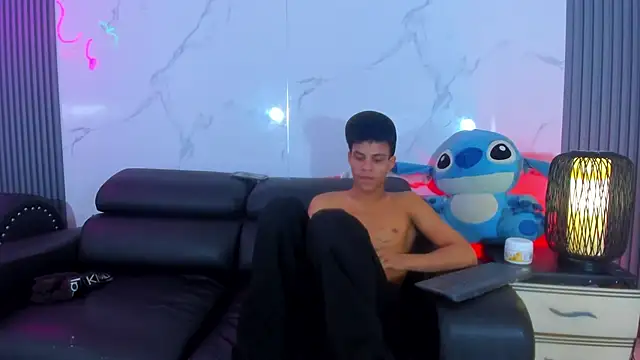 Xxx_hot23cm Webcamshow