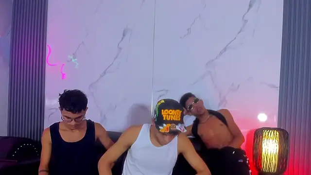 Webkamerová show Xxx_hot23cm