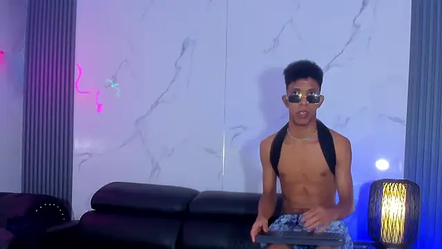 Xxx_hot23cm 网络视讯表演