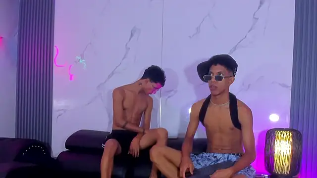 Xxx_hot23cm's Webcam Show