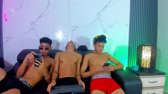 Xxx_hot23cm Шоу с уебкамера