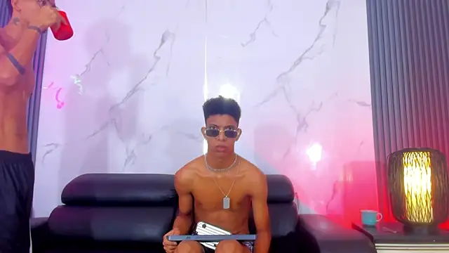 Webkamerová show Xxx_hot23cm