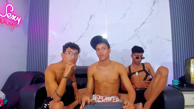 Xxx_hot23cm 网络视讯表演