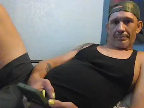halfwayhausGUYn Webbikameraesitys